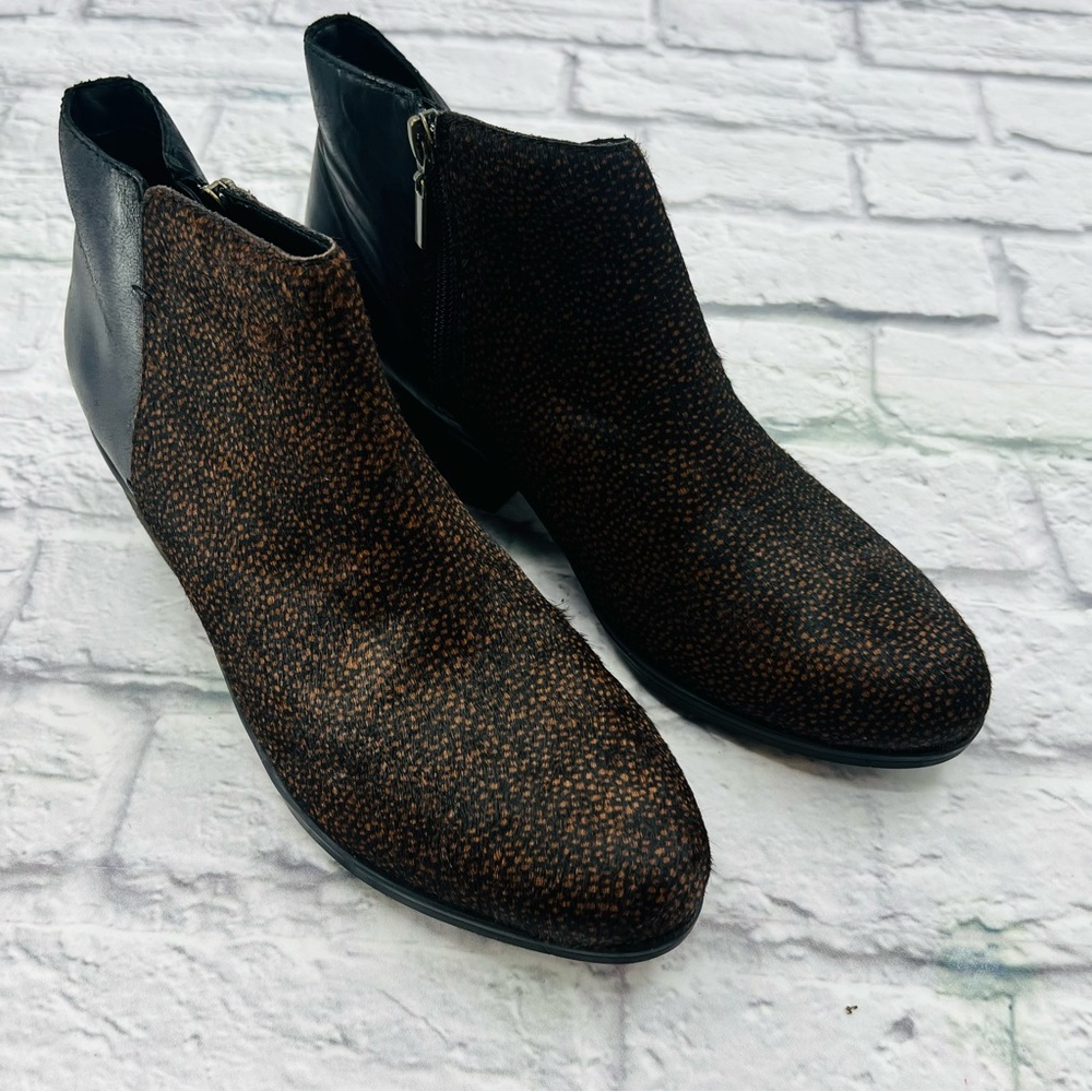 Clarks Artisan GELATA ITALIA Black Brown Spotted calf hair booties Womans Size 9